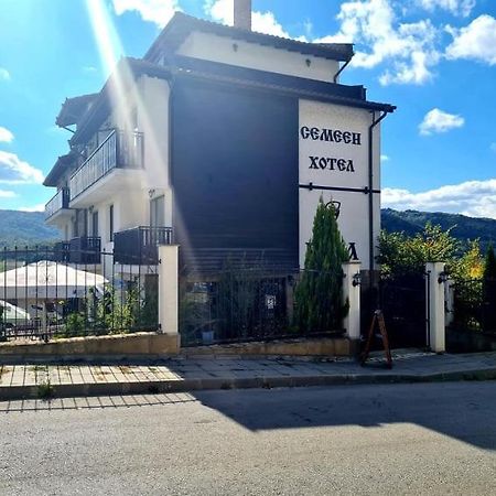 Family Hotel Bela Tryavna Extérieur photo