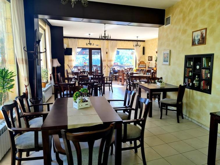 Family Hotel Bela Tryavna Extérieur photo
