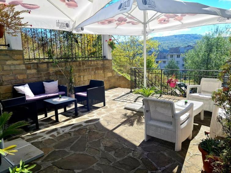 Family Hotel Bela Tryavna Extérieur photo