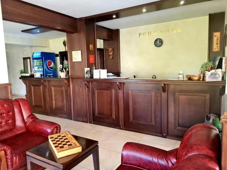 Family Hotel Bela Tryavna Extérieur photo
