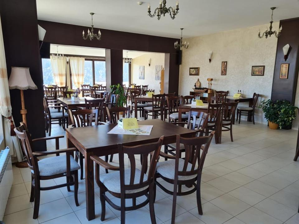 Family Hotel Bela Tryavna Extérieur photo