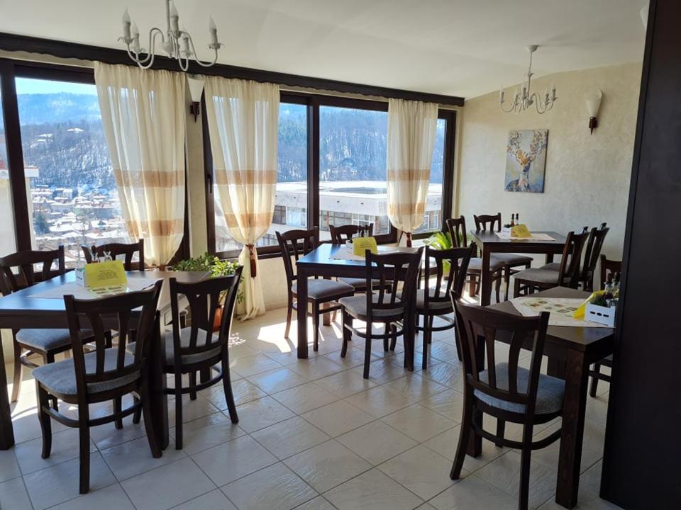 Family Hotel Bela Tryavna Extérieur photo
