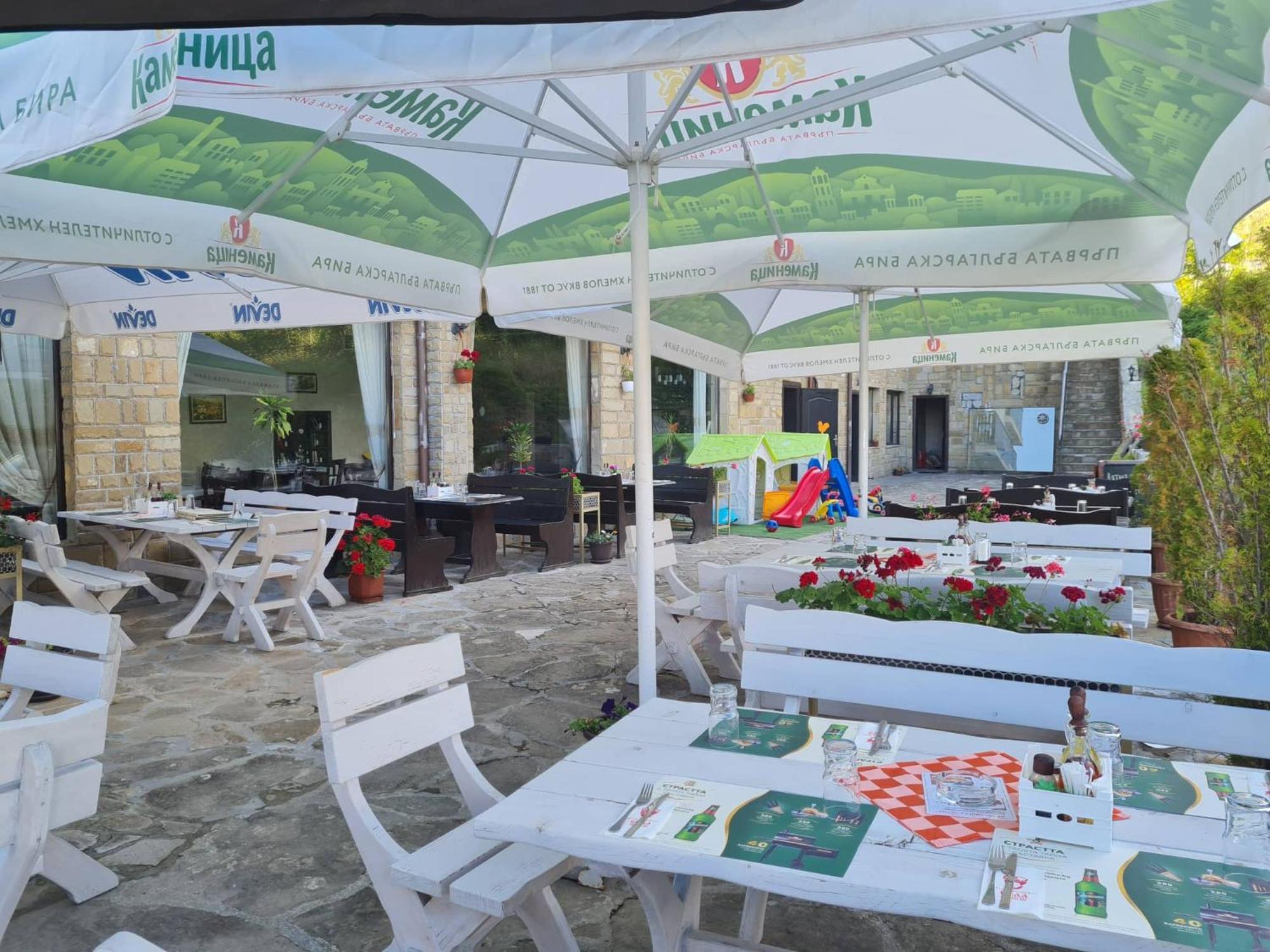 Family Hotel Bela Tryavna Extérieur photo
