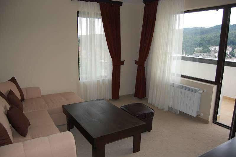 Family Hotel Bela Tryavna Extérieur photo