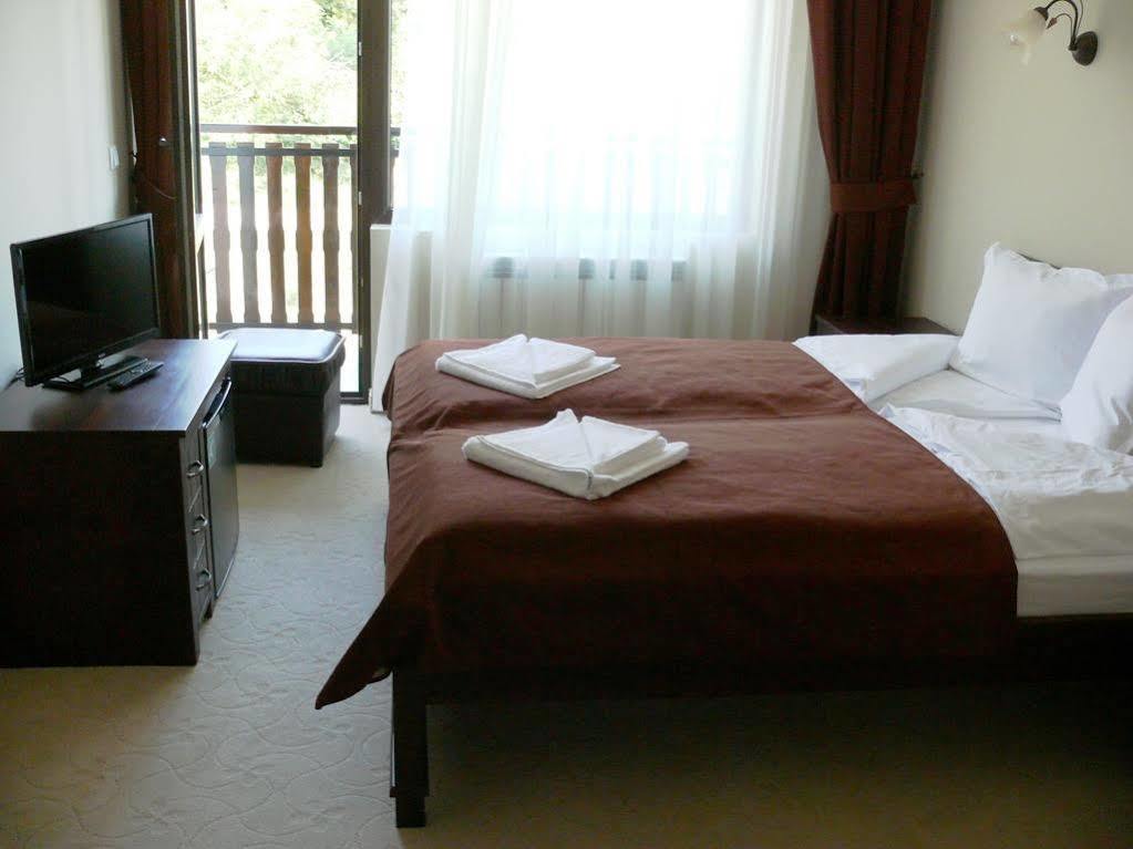 Family Hotel Bela Tryavna Extérieur photo