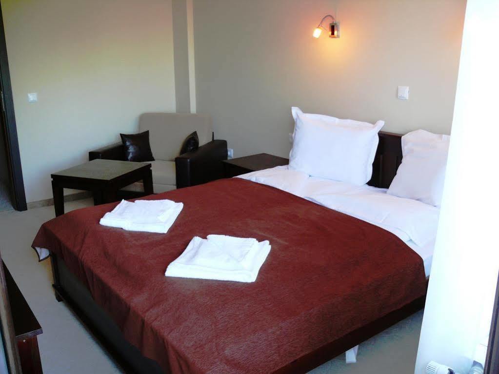 Family Hotel Bela Tryavna Extérieur photo