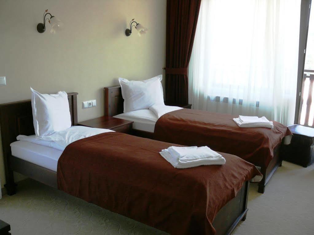 Family Hotel Bela Tryavna Extérieur photo